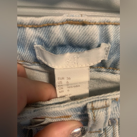 H&M scalloped hem shorts denim lightwash US 6 Euro 36 - Picture 11 of 13